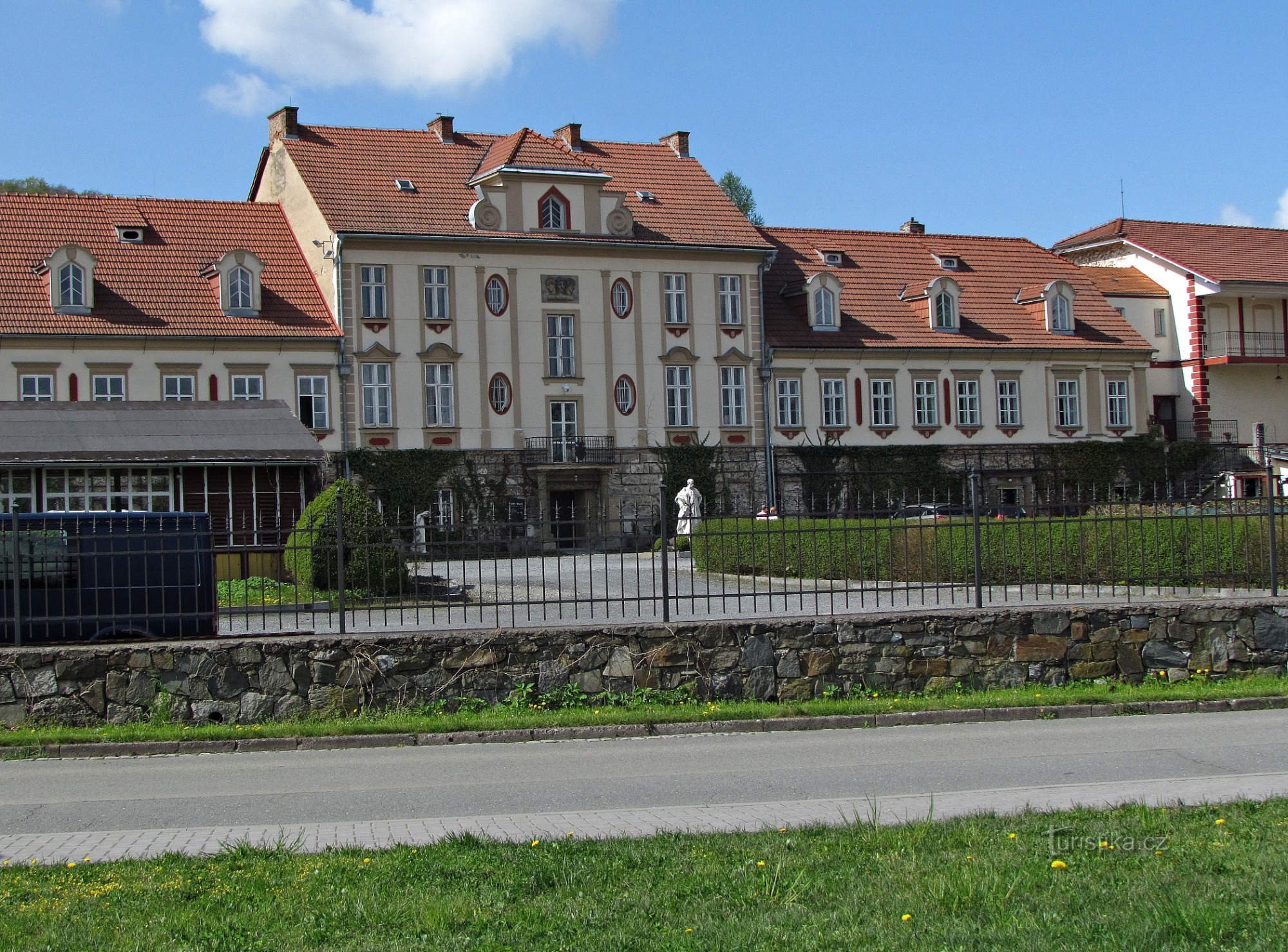 Het terrein van het Hranic Theater en het Stará Strelnice restaurant