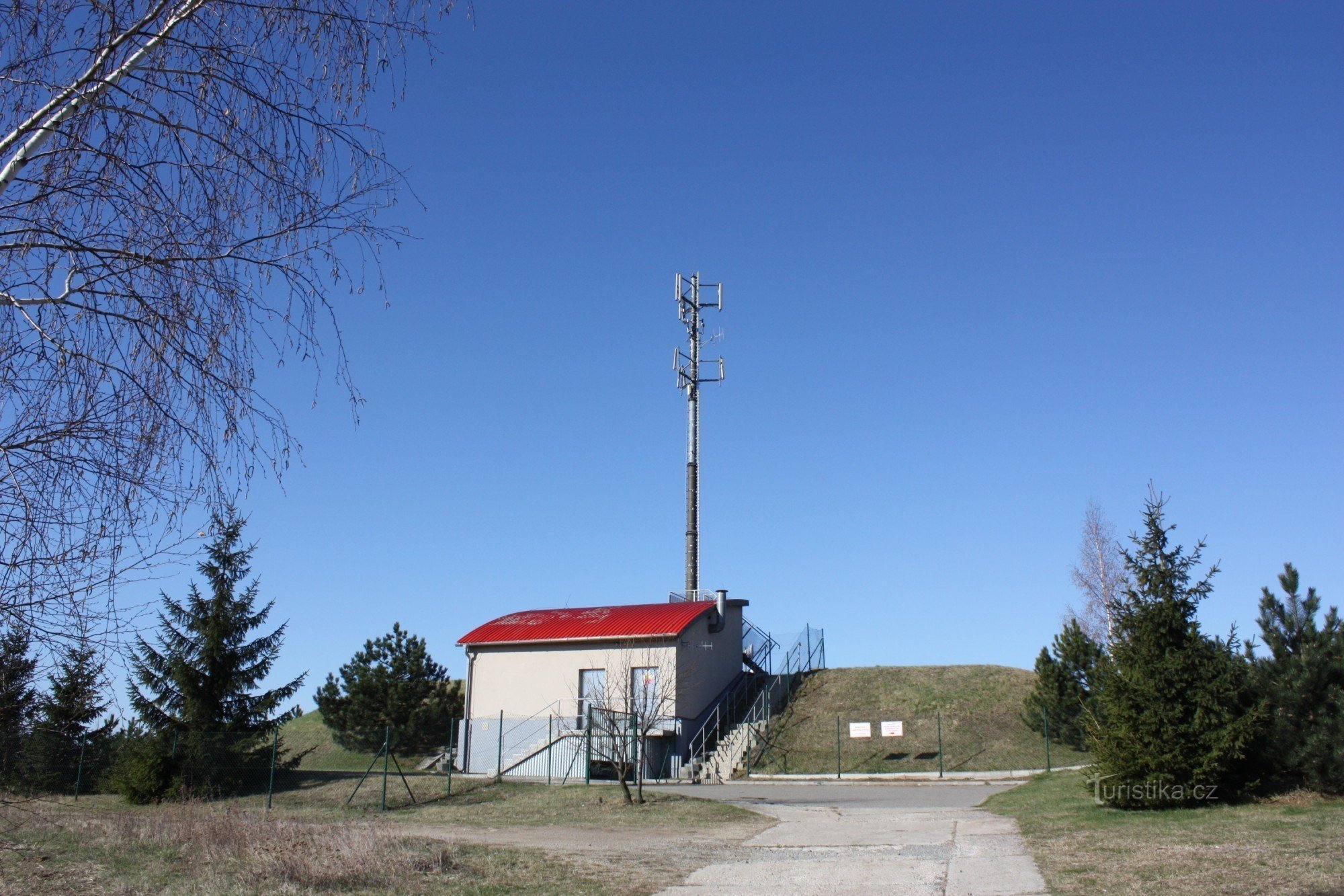 Vattenverkets område med en utsiktsplattform ovanför Bohdalice
