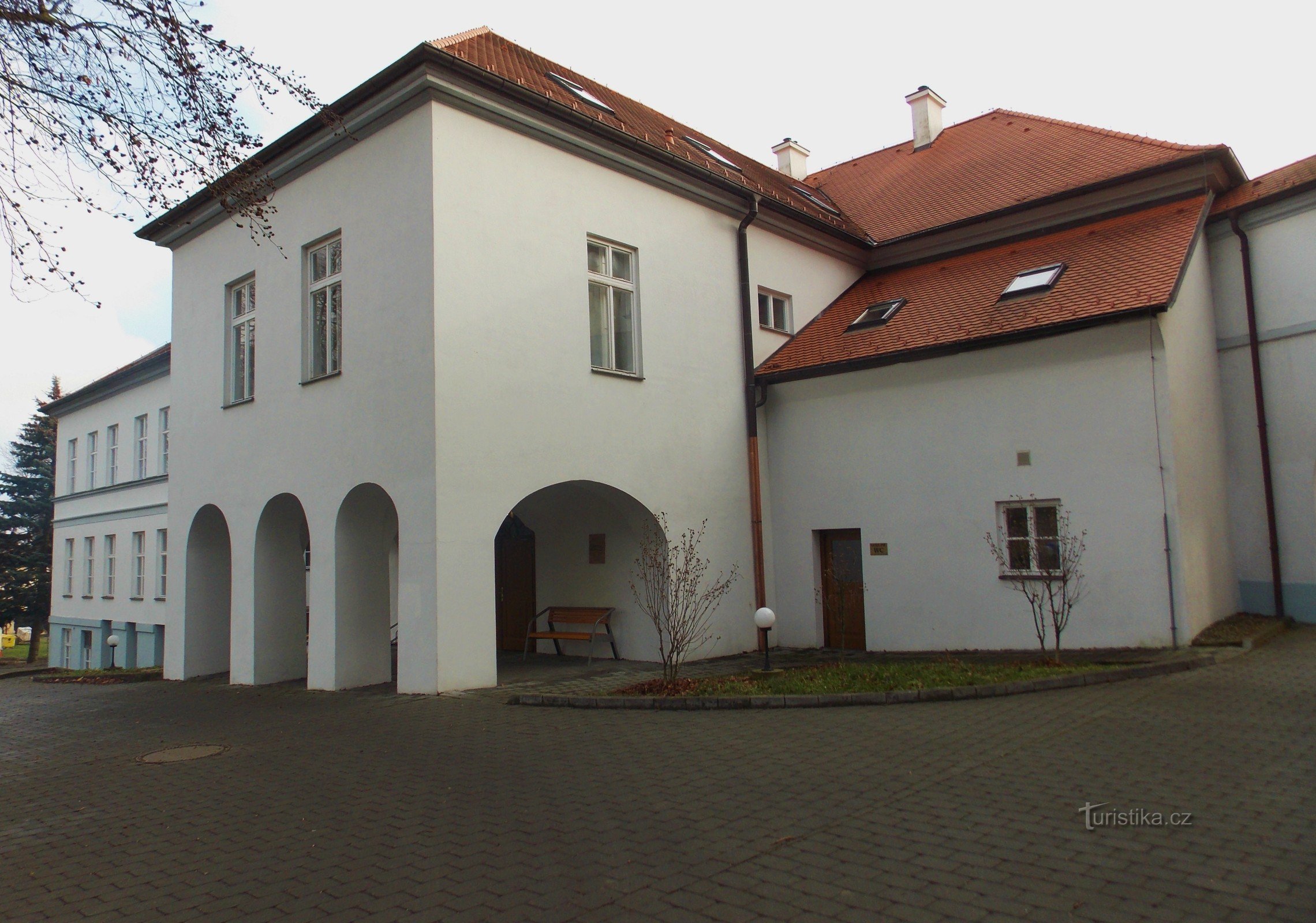 Schloss- und Kirchenareal in Pohořelice