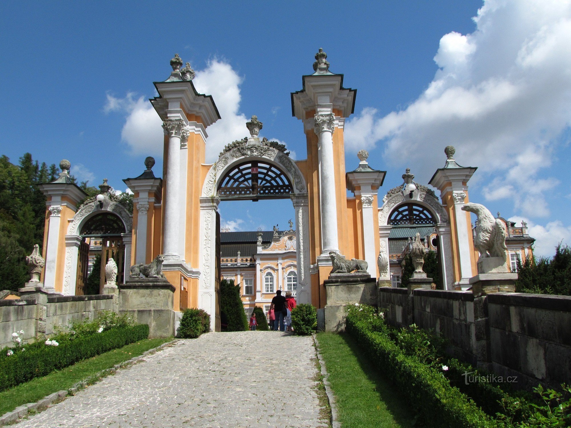 Cơ sở của lâu đài Nové Hrady ở vùng Chrudim
