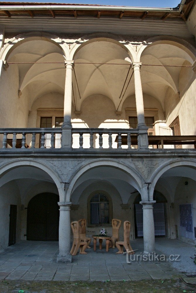 arcades of the east wing
