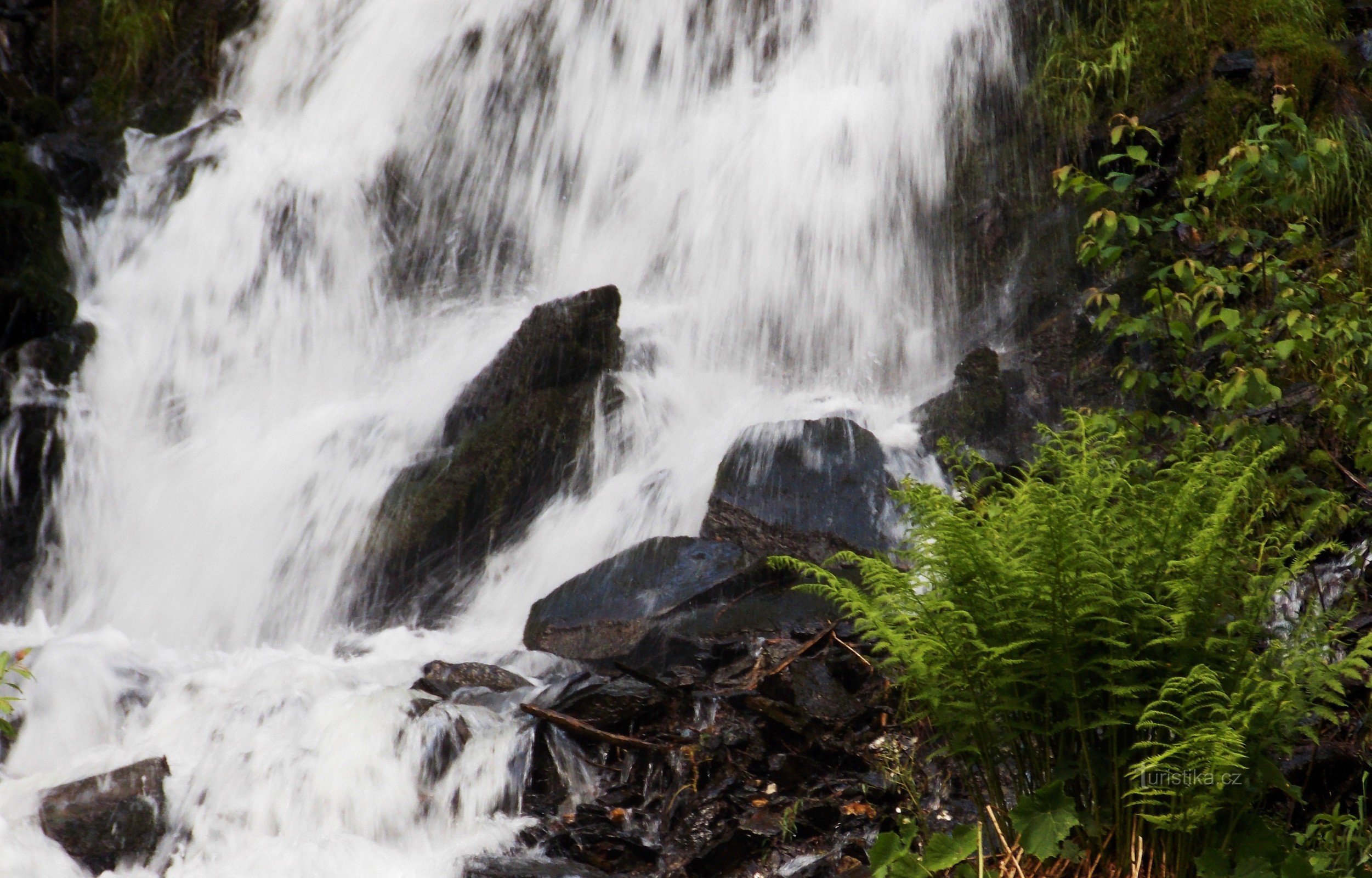 Atrakcija u Karlov Studánka - umjetni vodopad