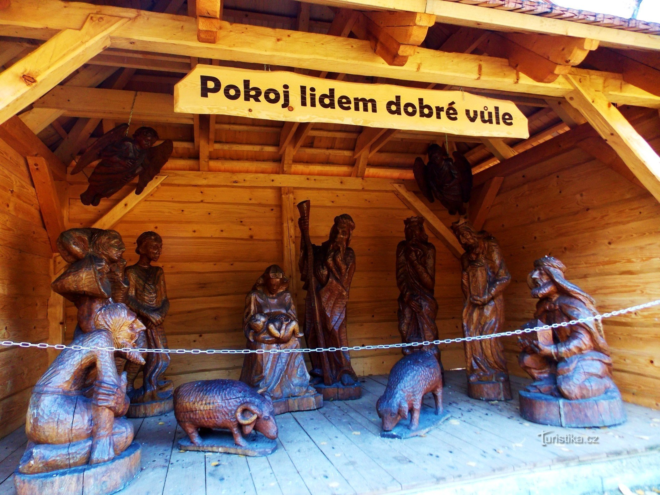 Atratividade - um presépio de madeira sob Kyčerka em Velké Karlovice