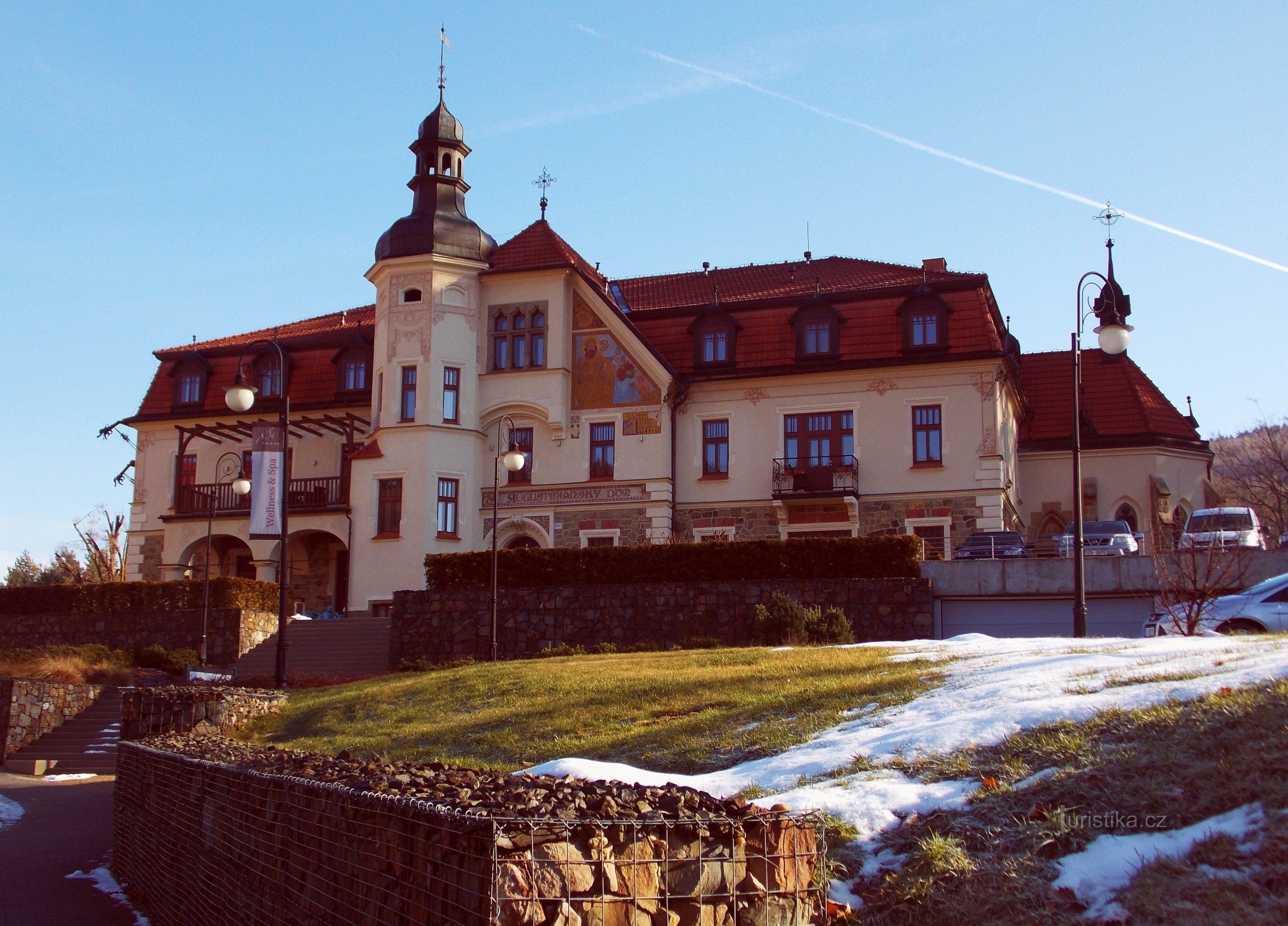 Ágoston-rendi ház a prágai negyedben, Luhačovicében