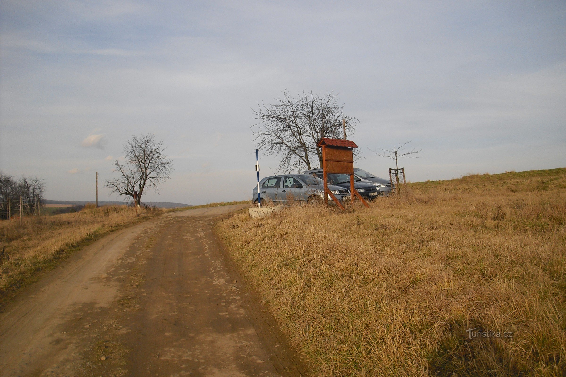 Deixamos o carro na estrada de terra e continuamos subindo...