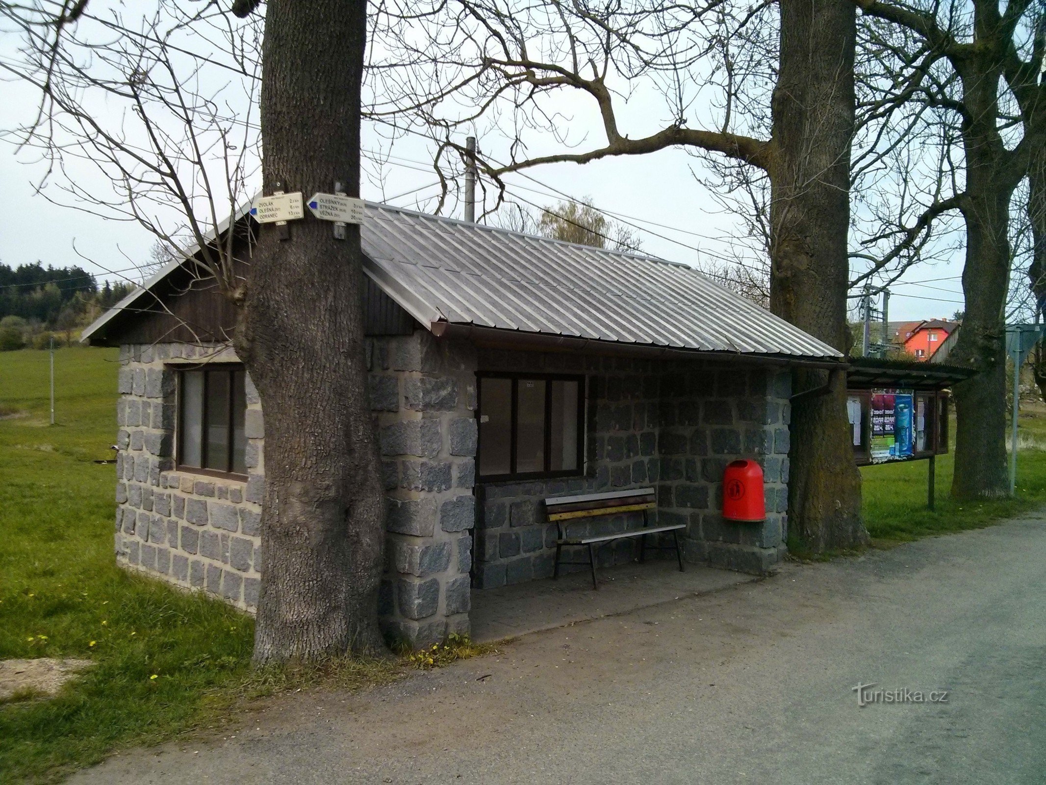 sala de espera de ônibus