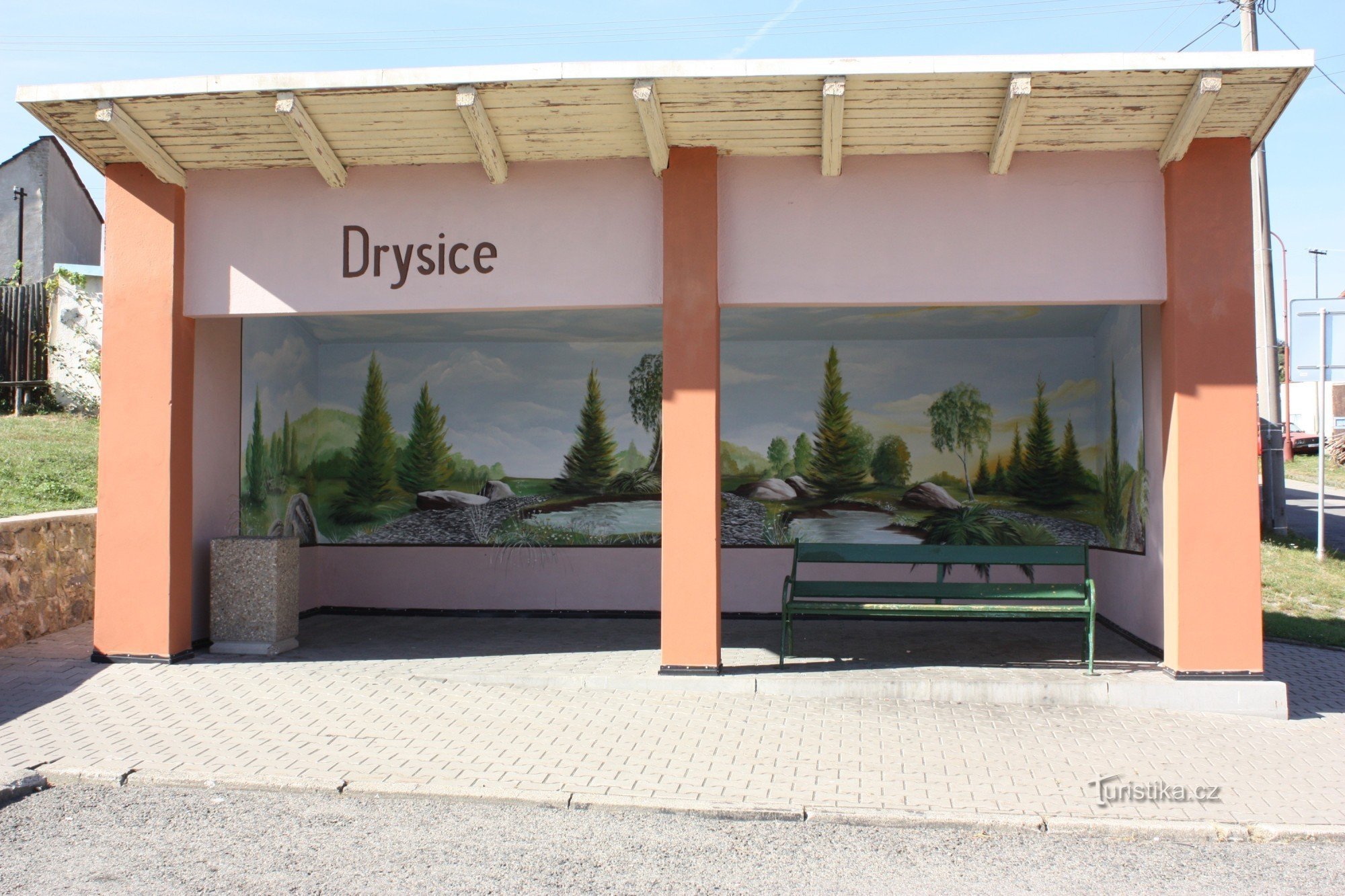 Avtobusna postaja v Drysicah