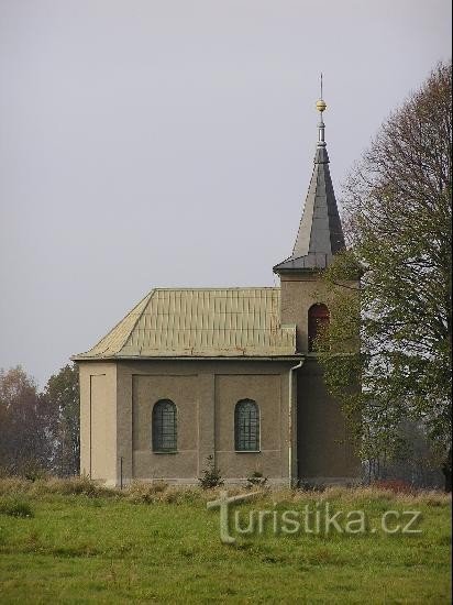 Bùn: Bùn. nhà thờ trên cánh đồng ở rìa Bahn