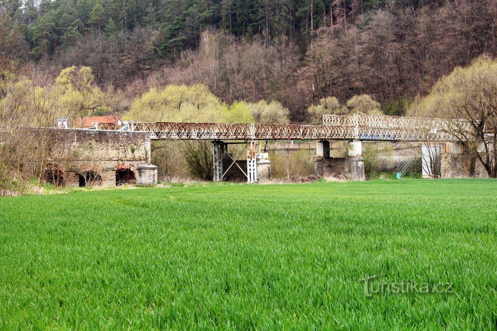 Bailey Bridge in Kácov