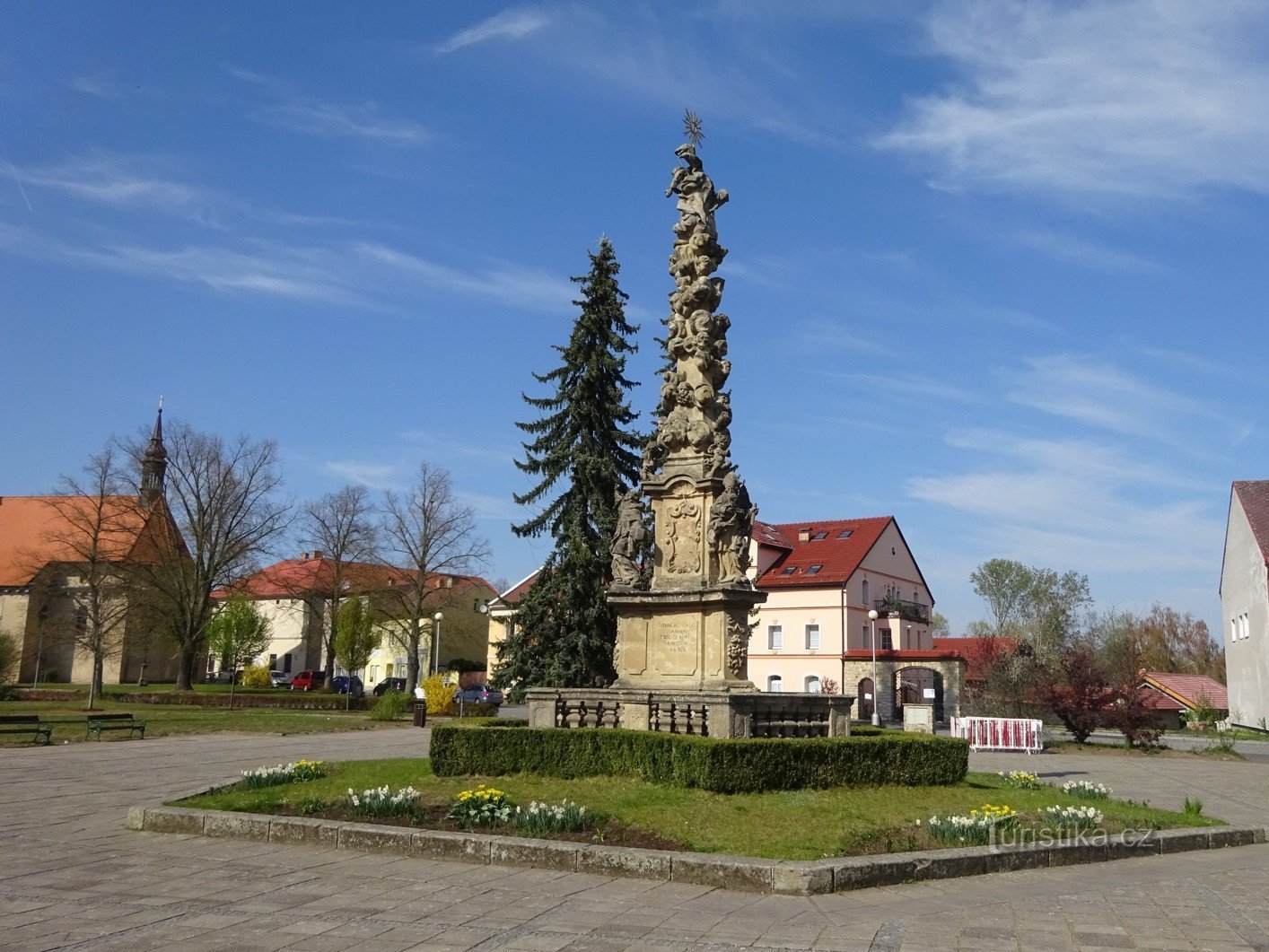 Bakov nad Jizerou – A Szentháromság oszlopa a Náměstí Miru-n