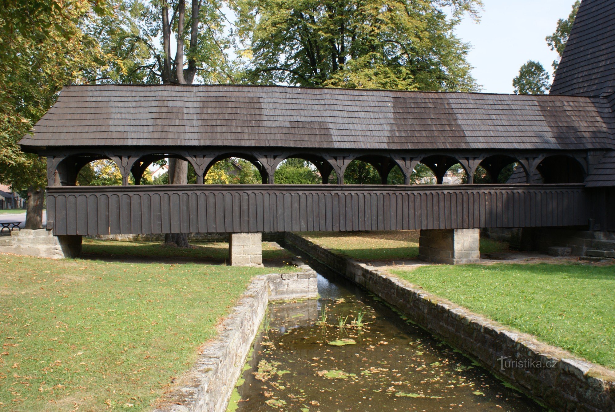 pont baroque en bois