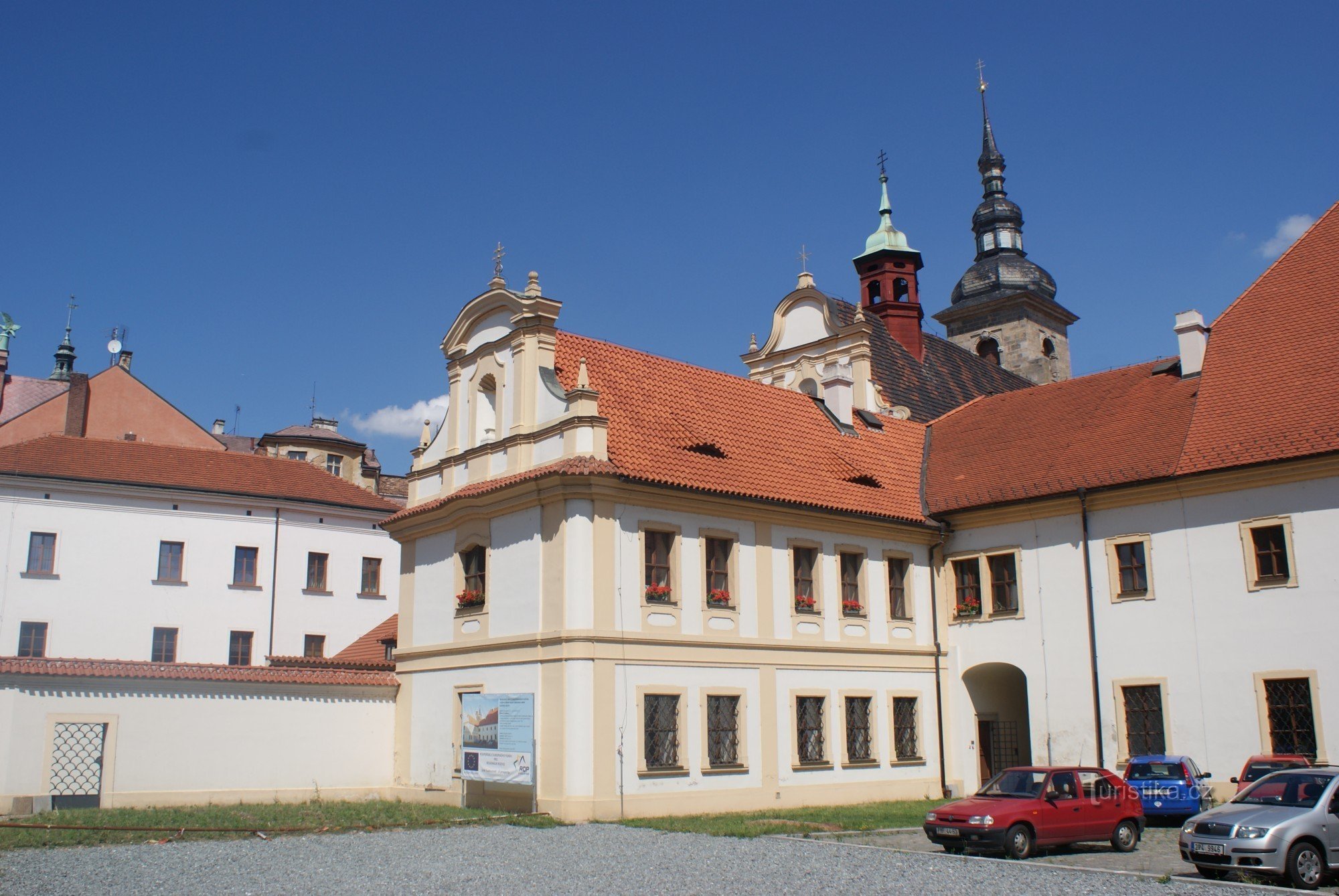 бароковий францисканський монастир