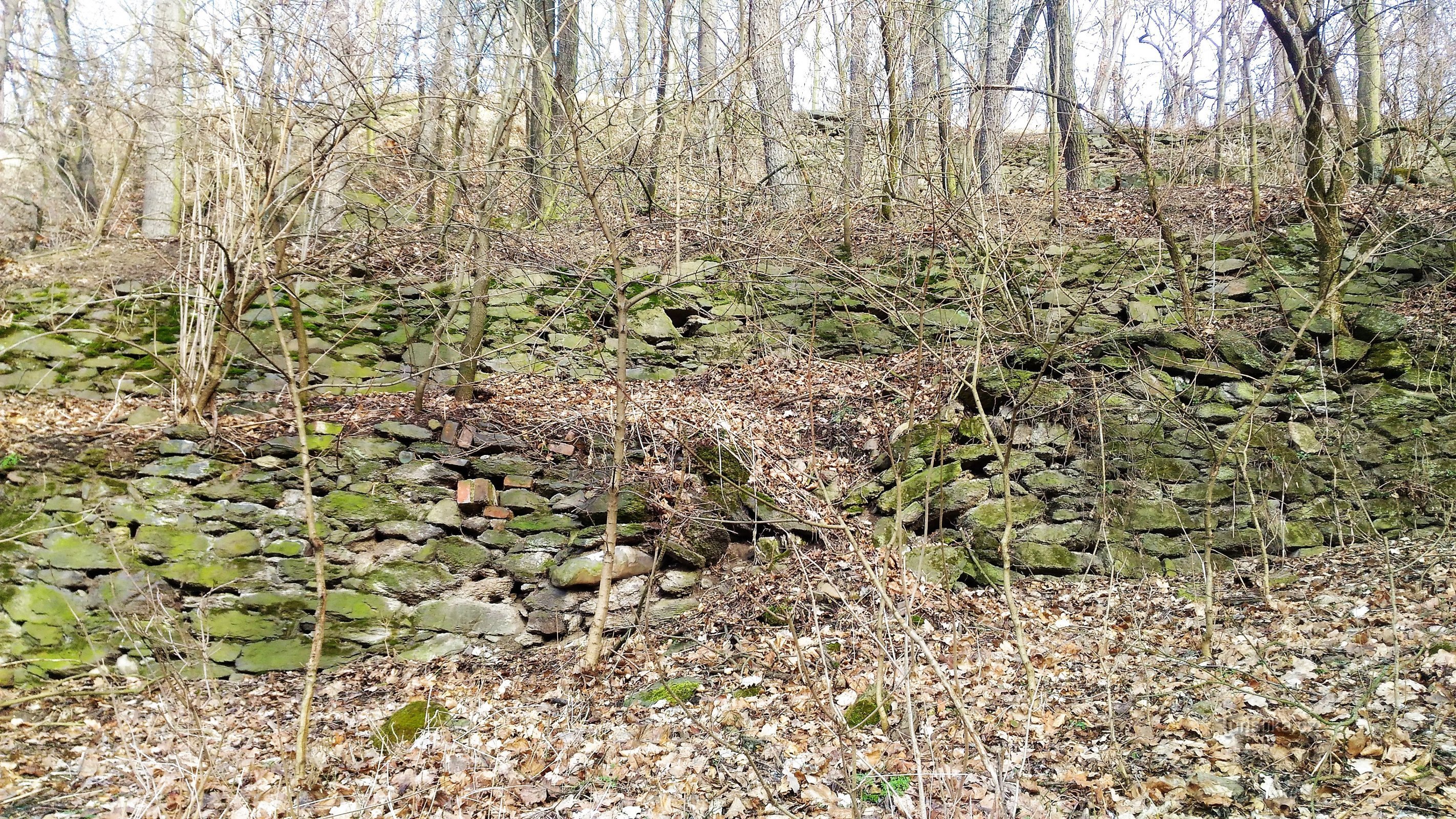 ビリナの城公園にあるバロック様式のグロリエッテ。