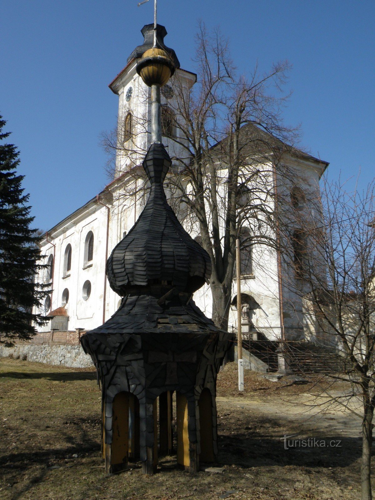 бароковий костел св. Петра і Павла