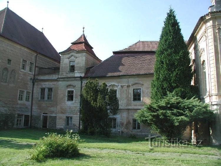 Barockflügel des Klosters in Želiv