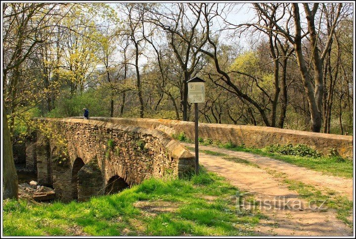 Barokní most u Toušic