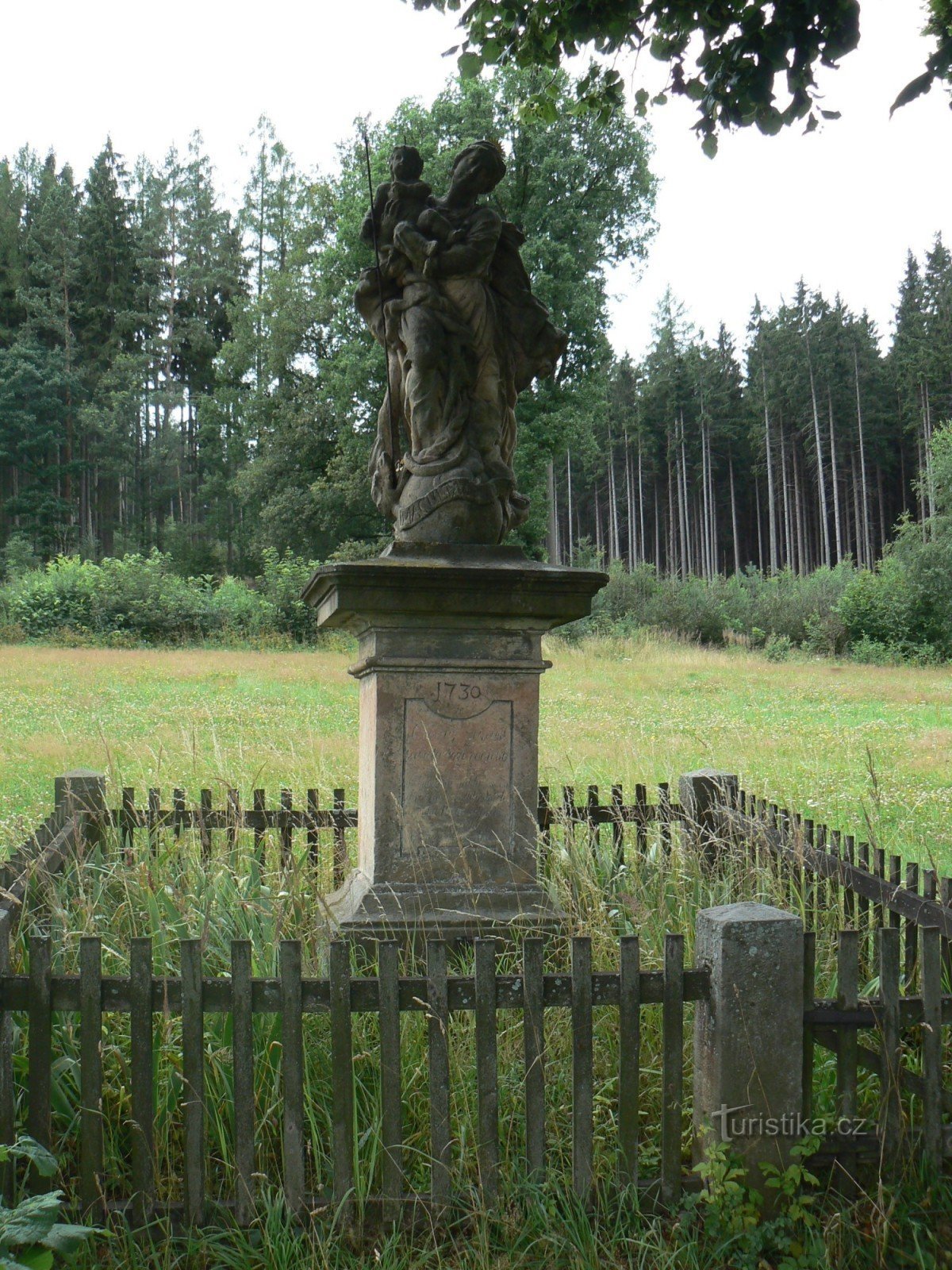 Estátua barroca da rainha de maio