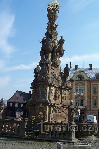 A Szentháromság barokk szobra