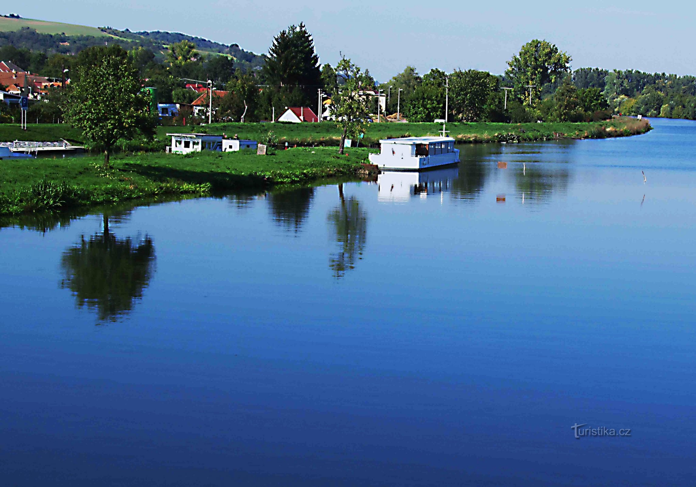 Bať's canal and wharf in Spytihnev