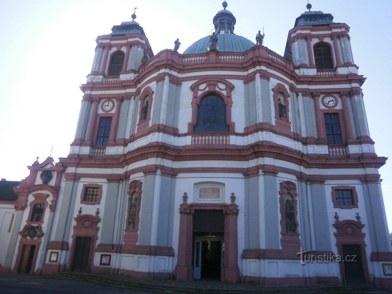 Kleine Basilika St. Lawrence und St. Zdislava