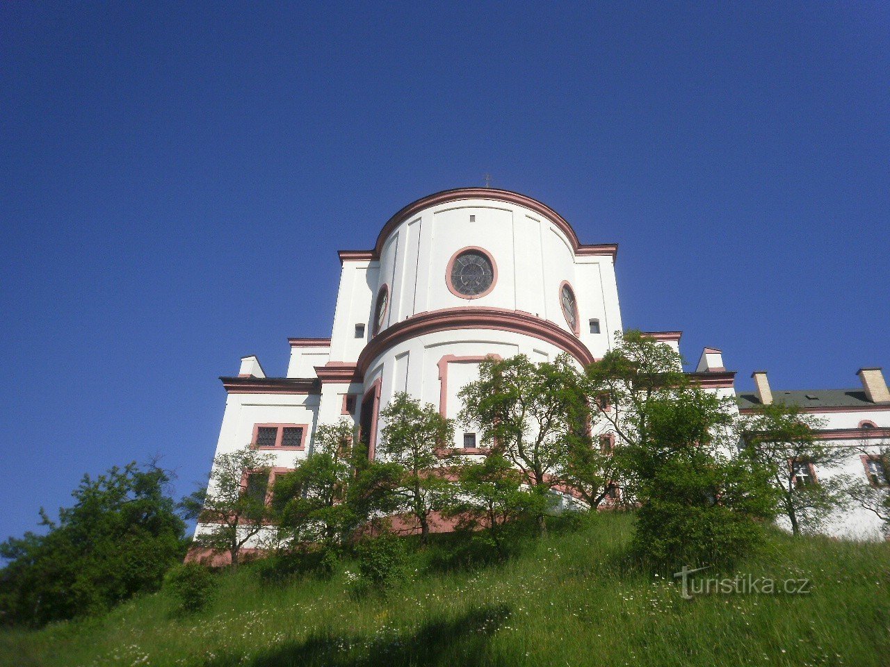 Kleine Basiliek van St. Lawrence en St. Zdislava