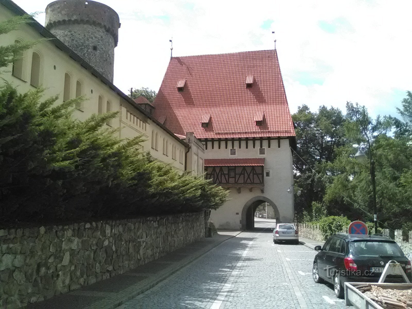 Bechynská-porten og Kotnov-tårnet