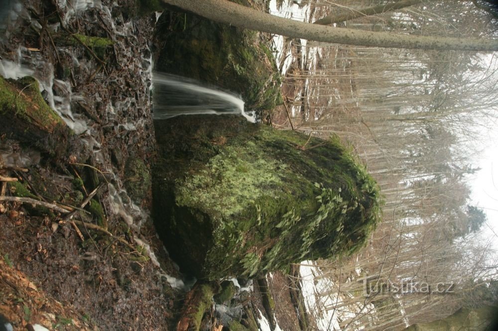 Cascata Bečkovský - vista d'insieme di livello inferiore