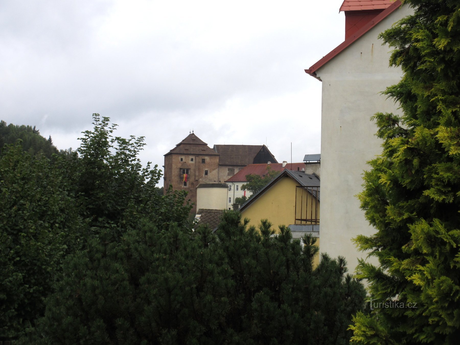 Bečov nad Teplou – by, slot, slot og uddannelsessti