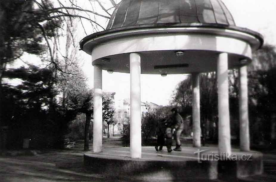 Bělá pod Bezdězem, Masaryk-pladsen