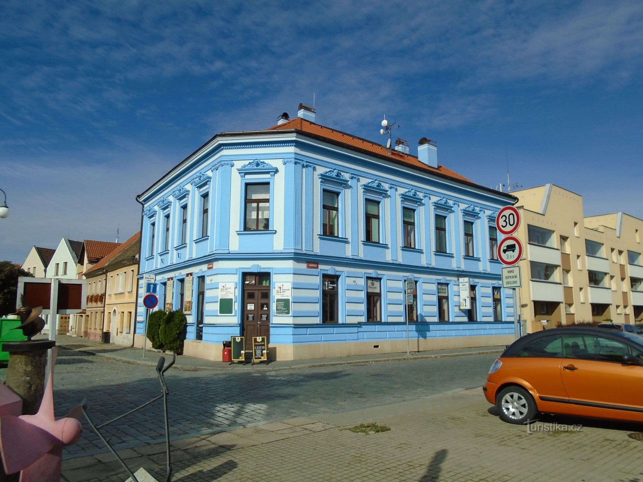 Bělobranské náměstí čp. 9 (Pardubice, 26.9.2018)