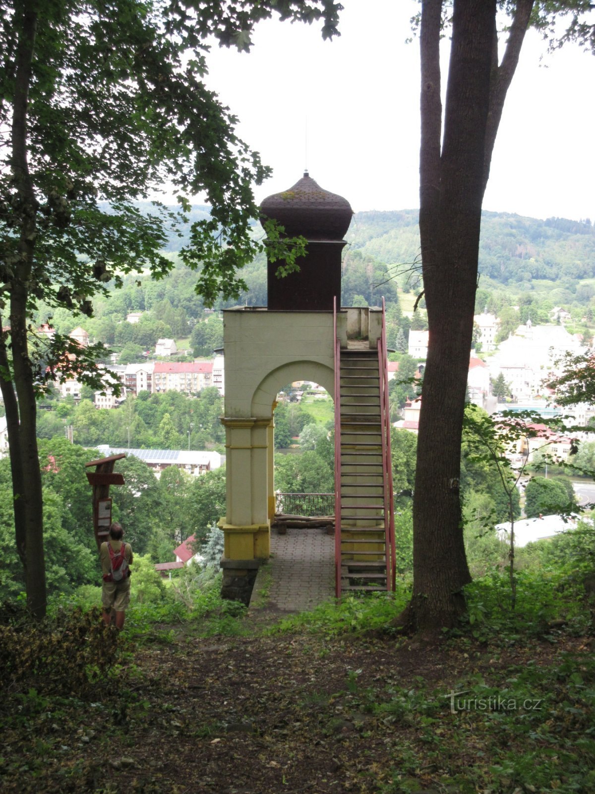 Benešov nad Ploučnicí — torre de vigia Ploučnická vyhlídka e Vojtěchova vyhlídka