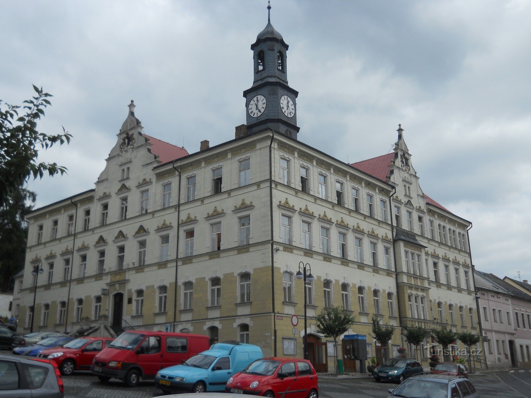 Benešov nad Ploučnicí – terenul castelului