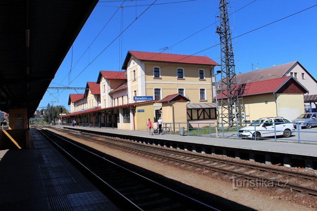 Benešov, utsikt från perrongen