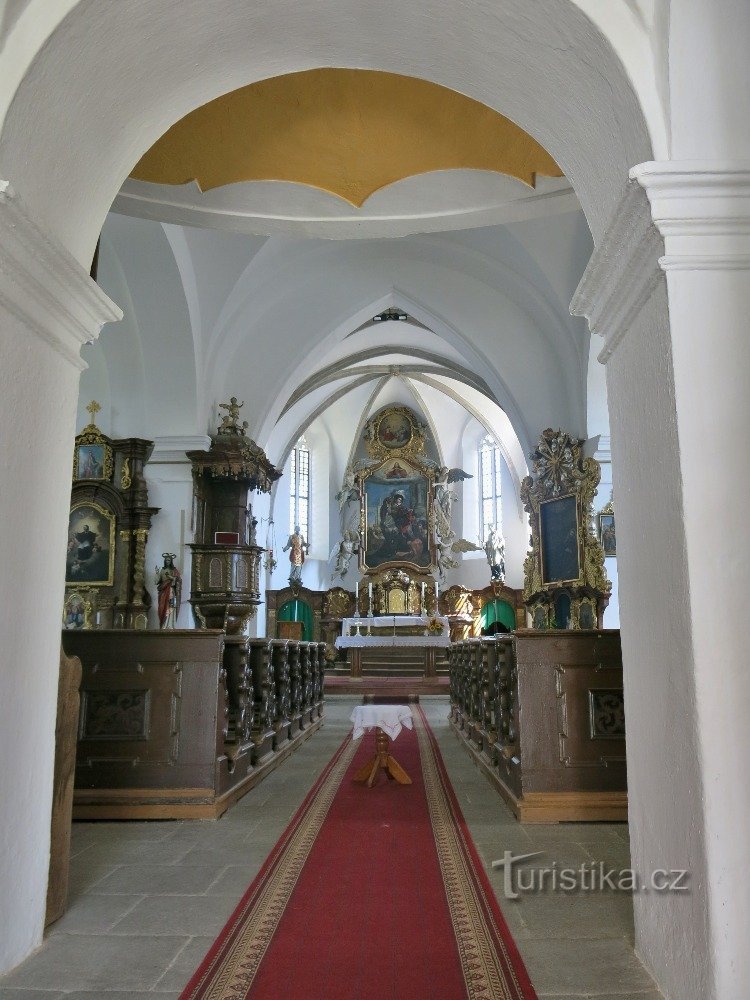 Bernartice - Pyhän Nikolauksen kirkko Martin