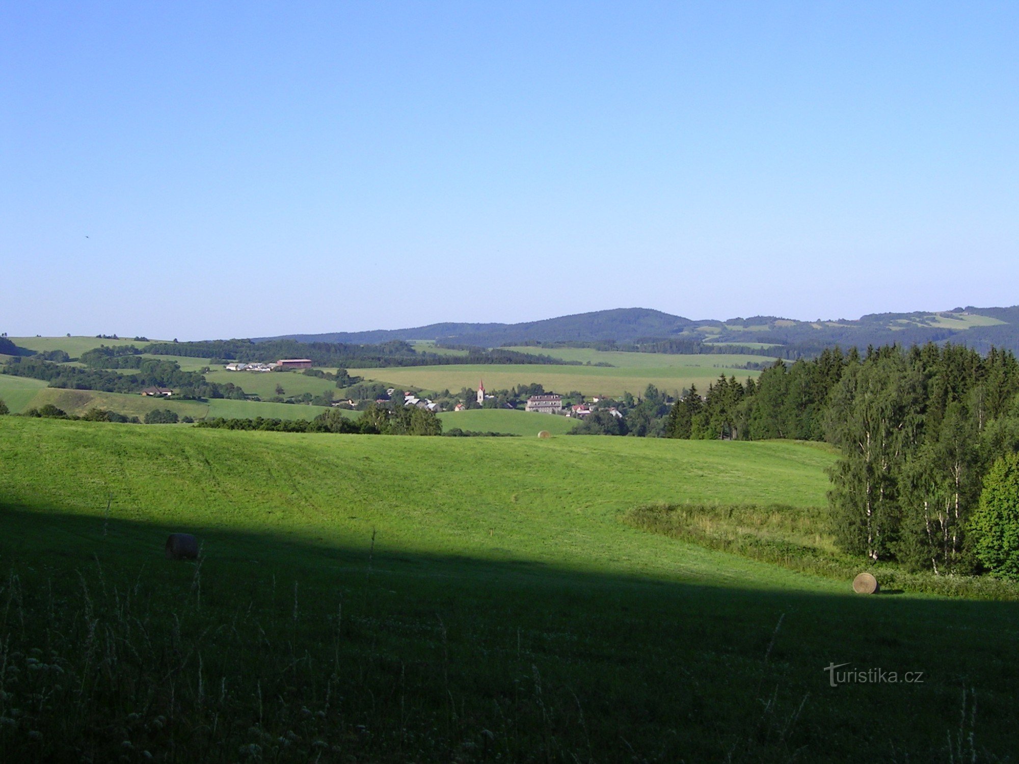 Bernartice von unter Královecký Eckzahn