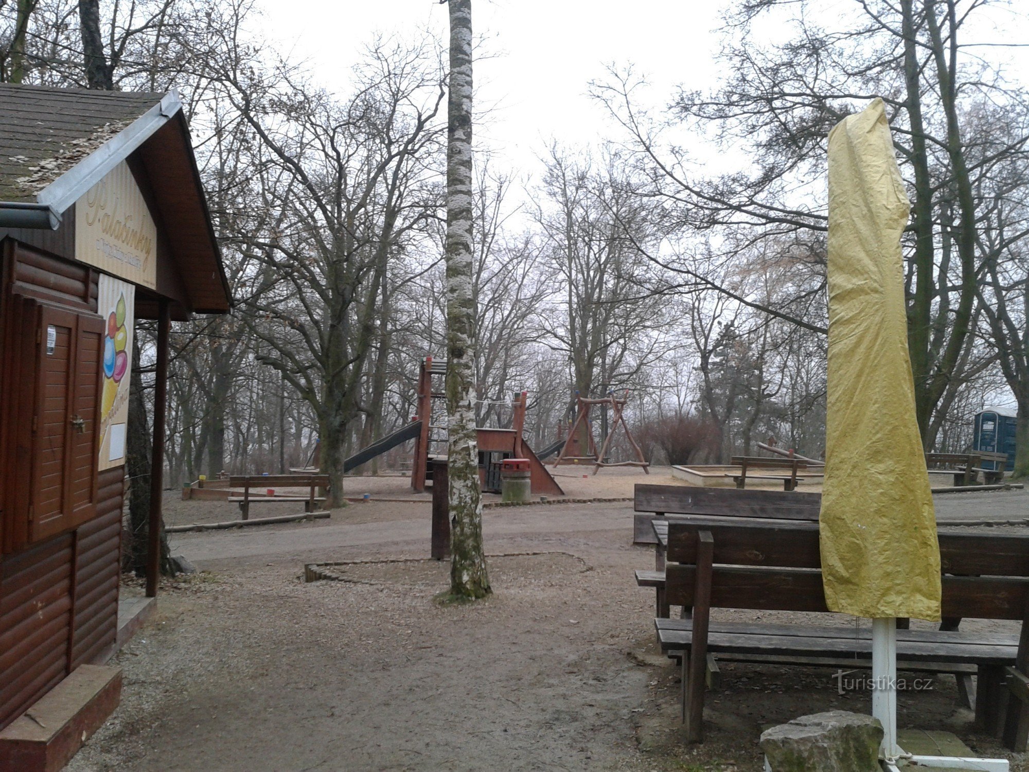 Beroun porta con una torre di avvistamento