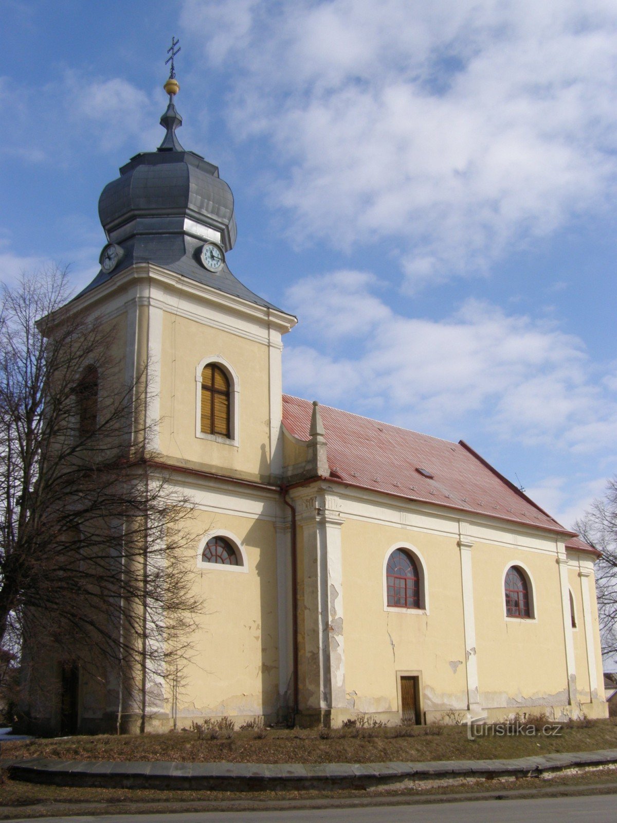 Běrunice - Kirche der Geburt der Jungfrau Maria