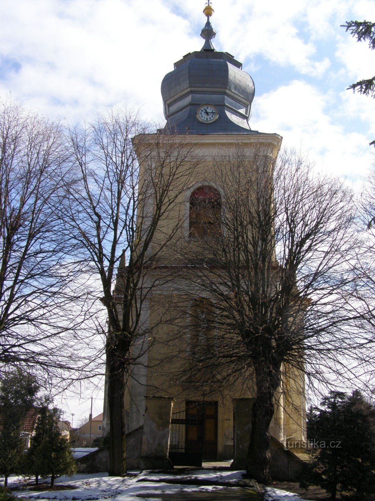 Běrunice - Kirche der Geburt der Jungfrau Maria