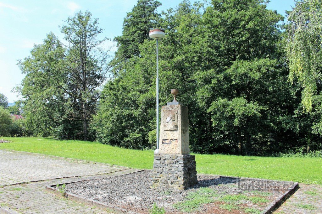 Běšiny, monument over Mester Jan Hus