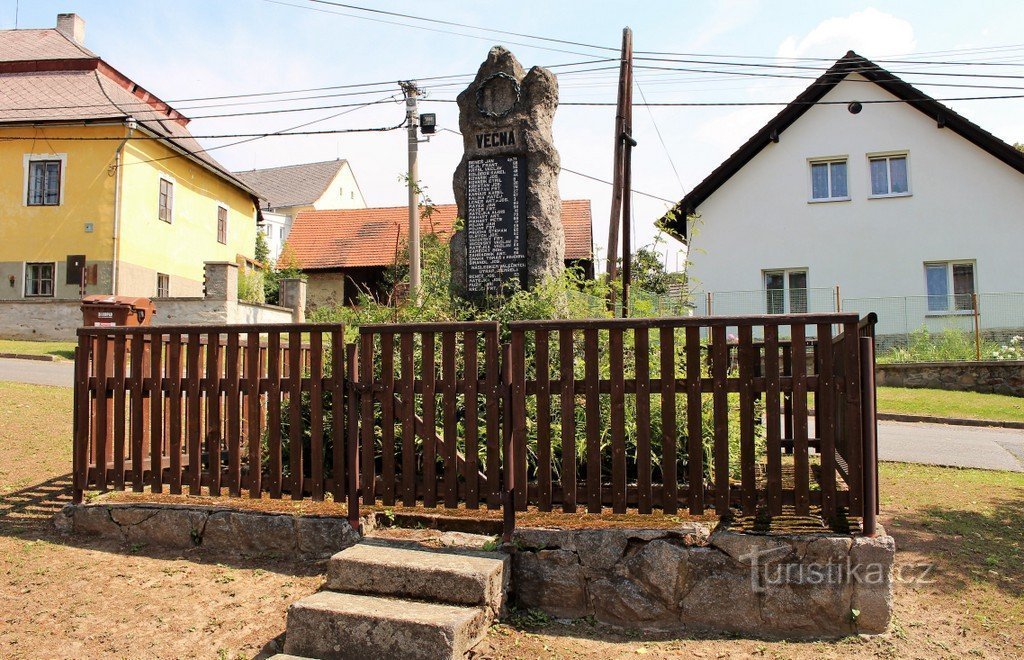 Běšiny, a monument to those who died in the World War