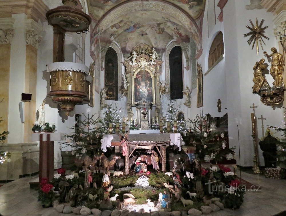 escena de la natividad en la iglesia parroquial de Šumper