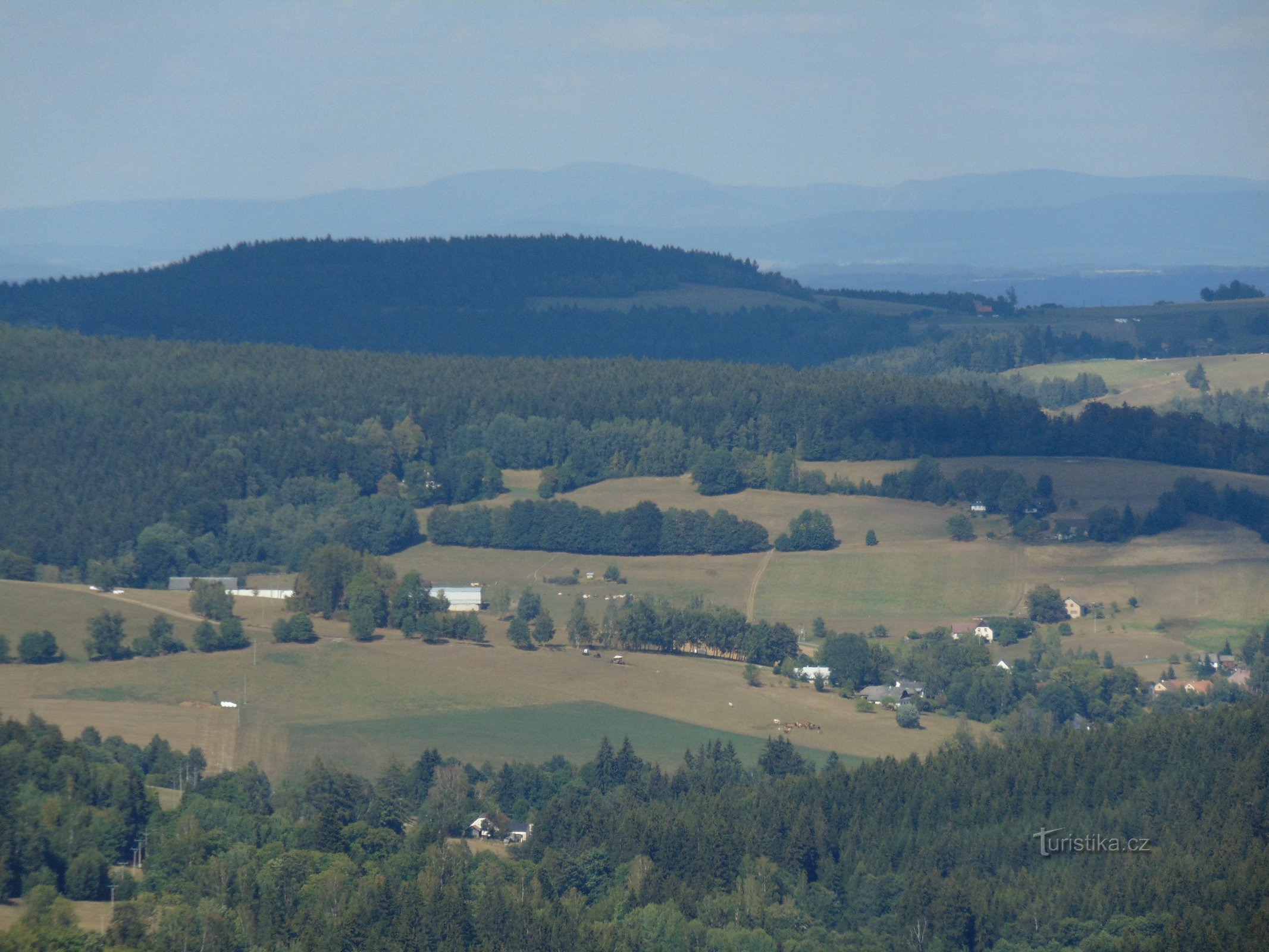 伯利恒山，在它后面 Králický Sněžník