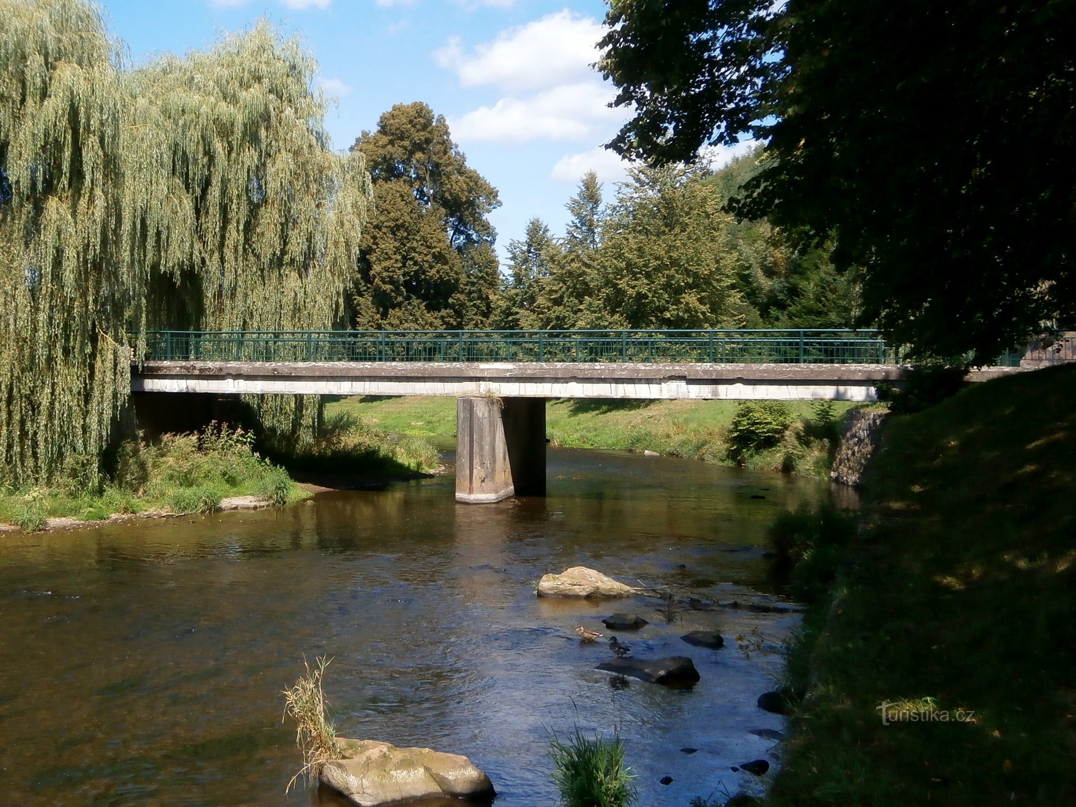 Betonnen brug over Úpa (Havlovice)