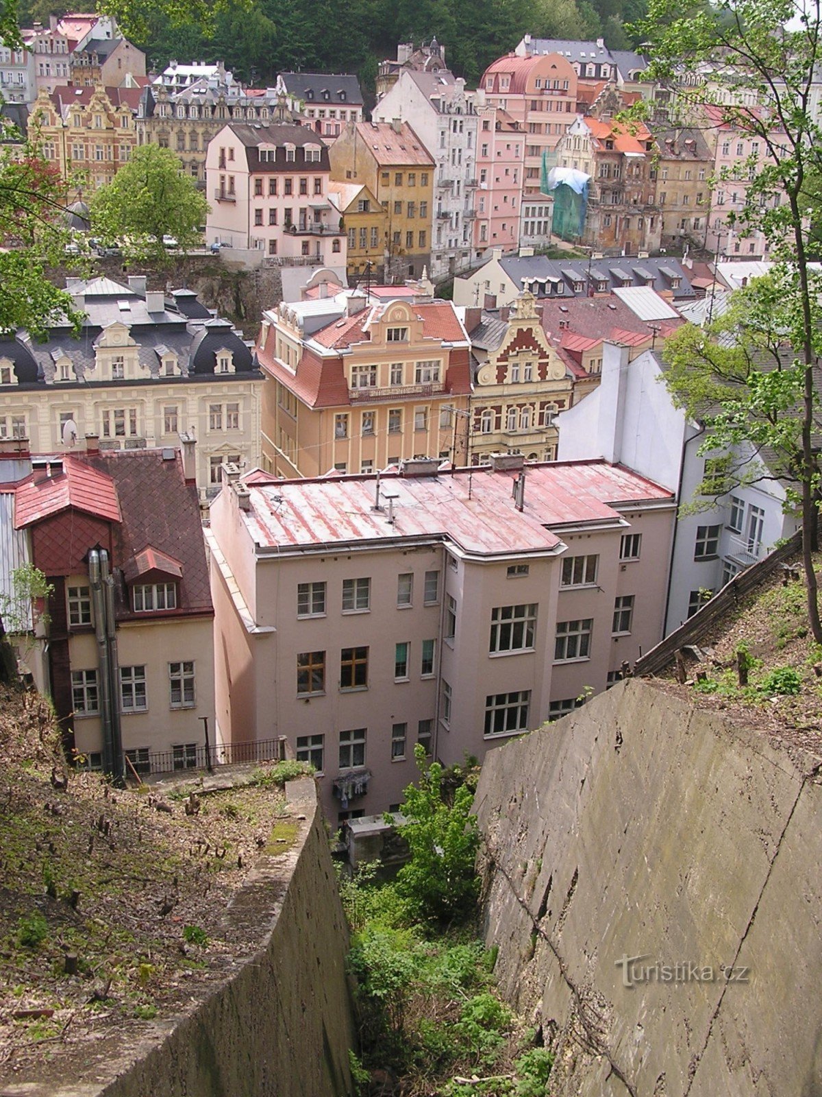 Betongskärning av linbanan - utsikt från bron - 10.5.2004