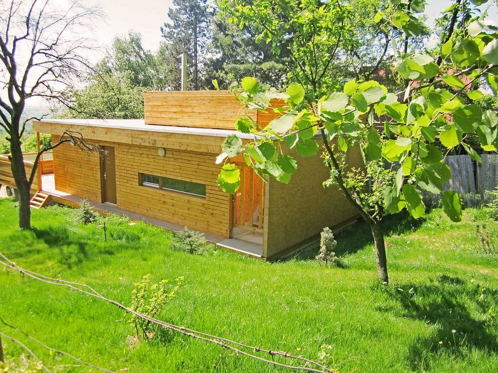 Placement sans obstacle de la maison de vacances dans le jardin