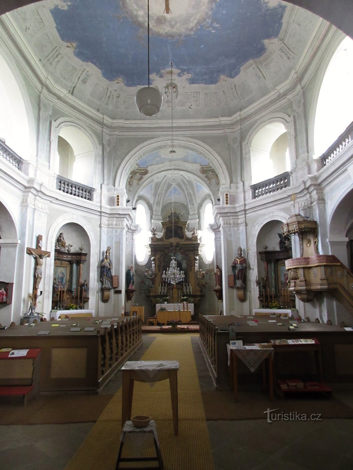 Bezděkov nad Metují - церква св. Прокоп і гантелі