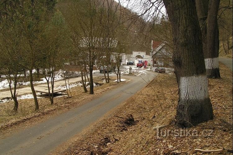 Bezručovo údolí: δρόμος πρόσβασης στον πρώτο μύλο