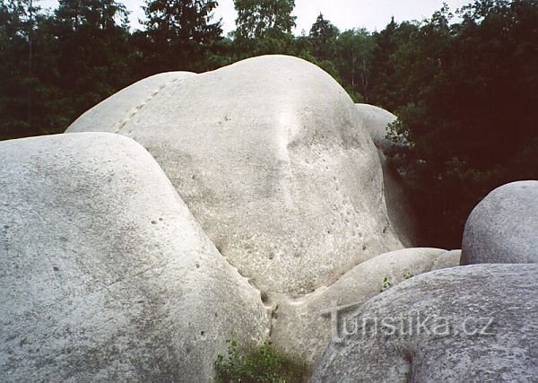 Valkoiset kivet