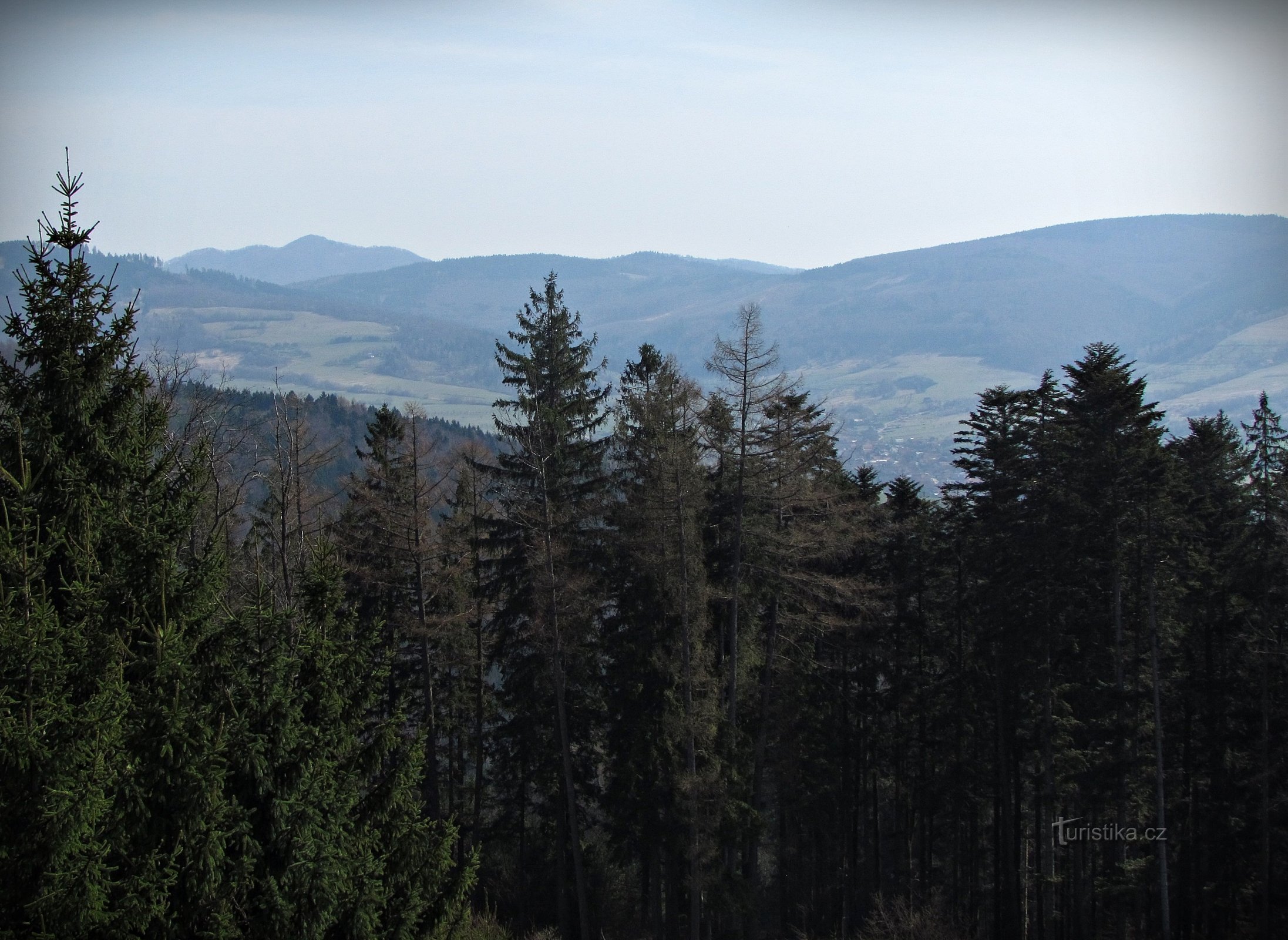 Białe Karpaty z Holý vrch i Chmelová