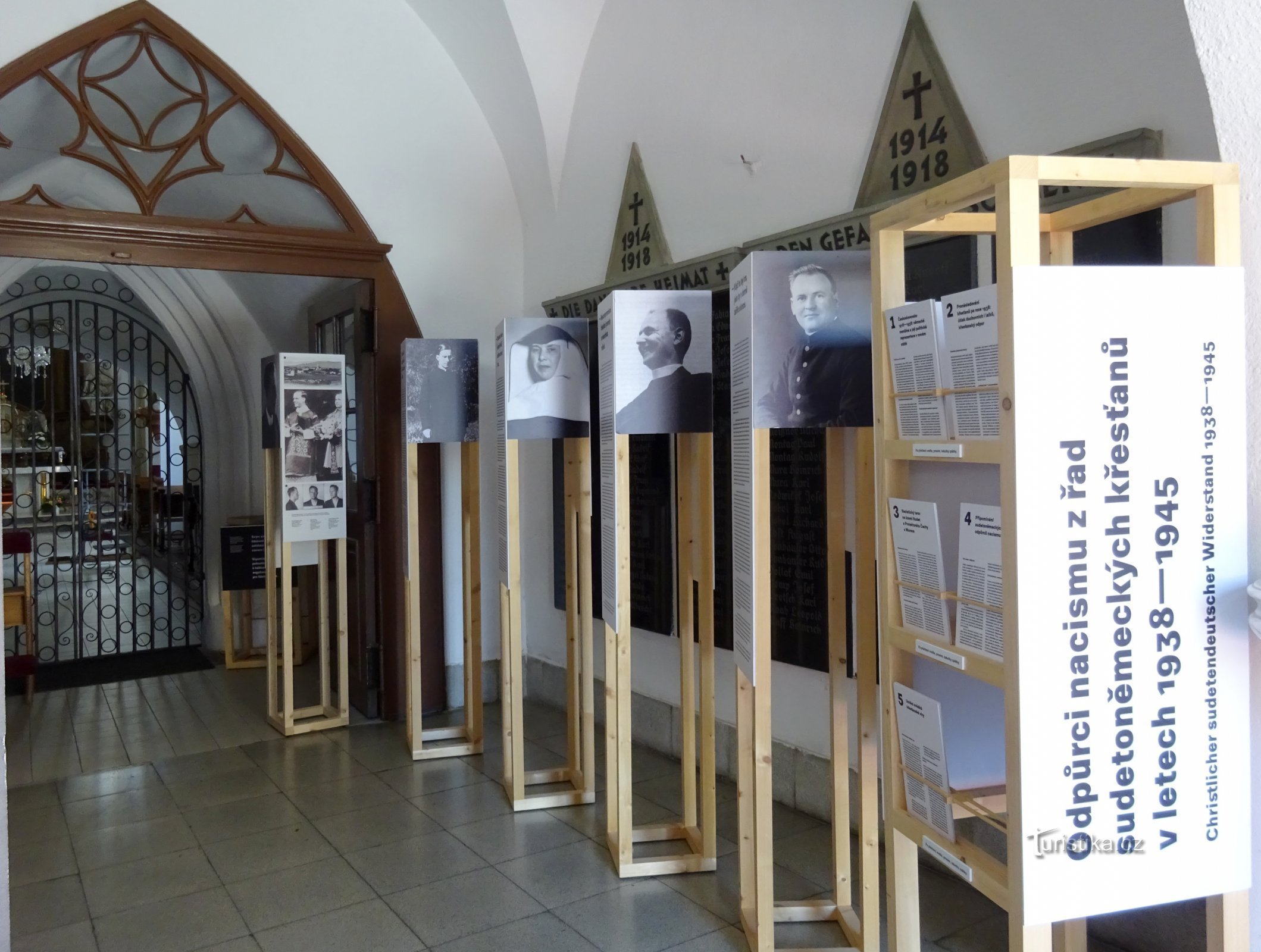 Bílovec - die Ausstellung der Zeugen der Menschheit